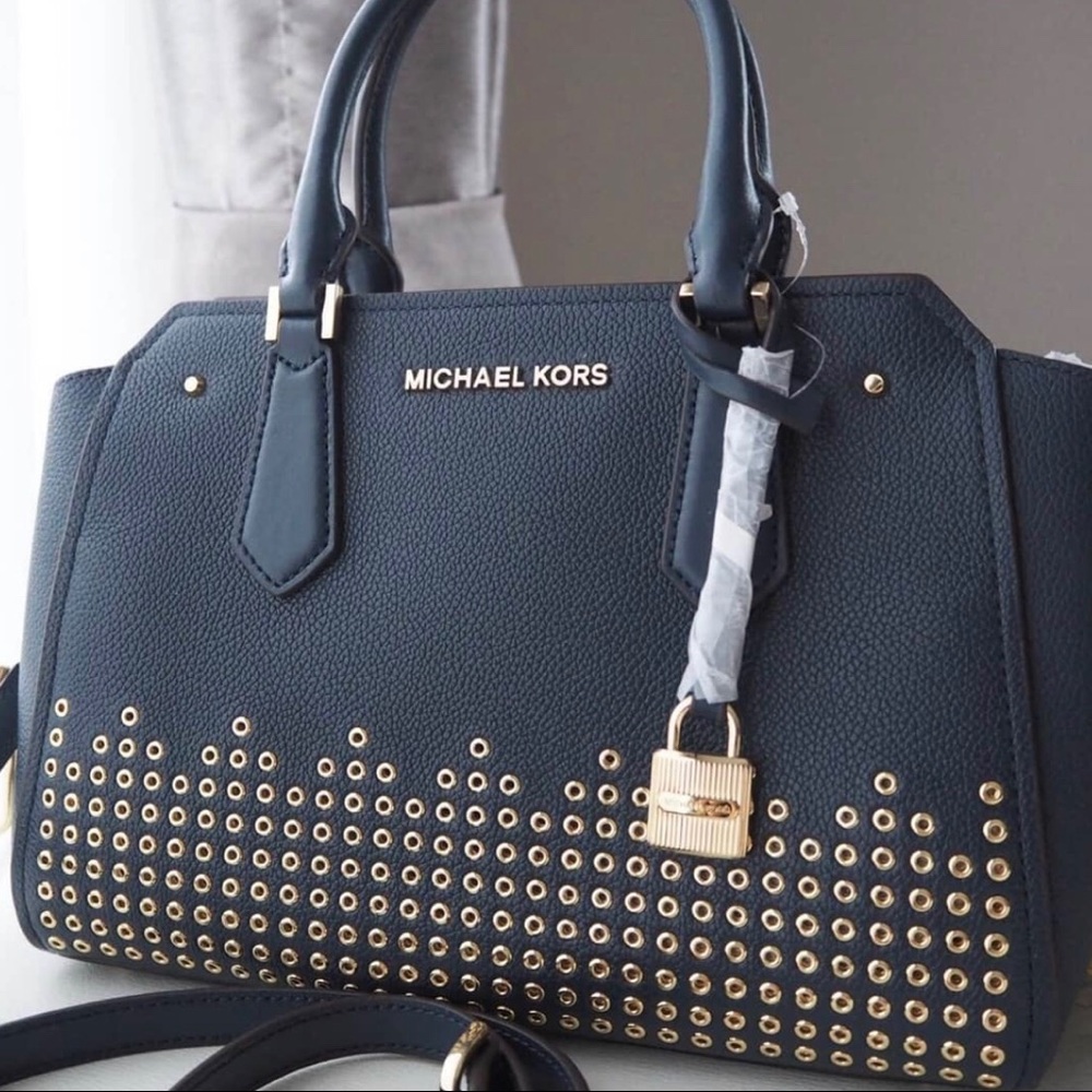 Michael kors navy crossbody